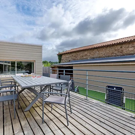 Prázdninový dům Le Clos Des Pres Piscine Et Chaille-sous-les-Ormeaux